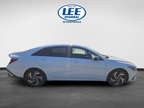 Certified 2025 Hyundai Elantra Sport FWD image 2