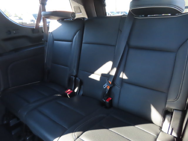 Used 2024 GMC Yukon XL SLT w/ SLT Luxury Package AWD/4WD image 44