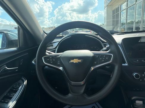 Used 2024 Chevrolet Malibu LT FWD image 11
