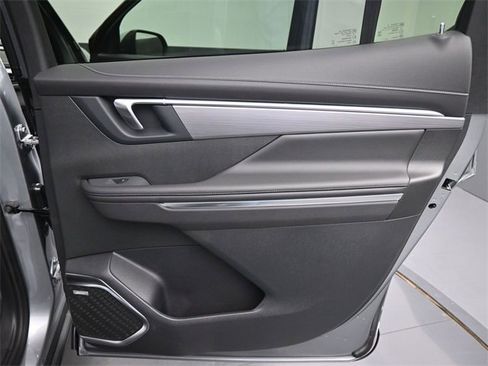 New 2026 Buick Enclave Preferred w/ LPO, Floor Liner Package image 17