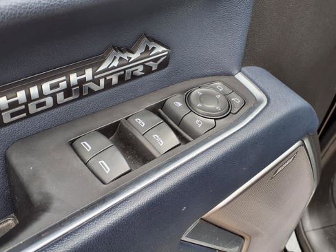 Used 2022 Chevrolet Silverado 1500 High Country w/ High Country Premium Package image 10