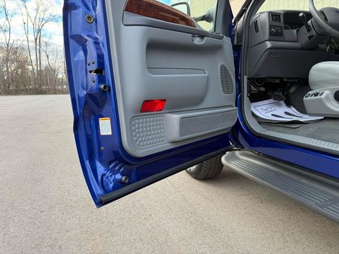 Used 2003 Ford F250 Lariat AWD/4WD image 19