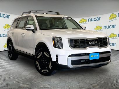 Used 2023 Kia Telluride S w/ S Sunroof Package