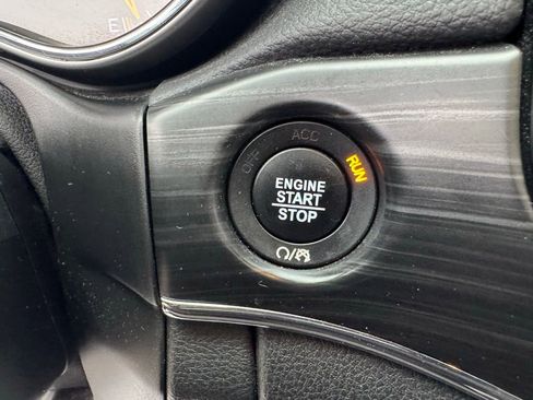 Used 2019 Jeep Grand Cherokee Limited image 28