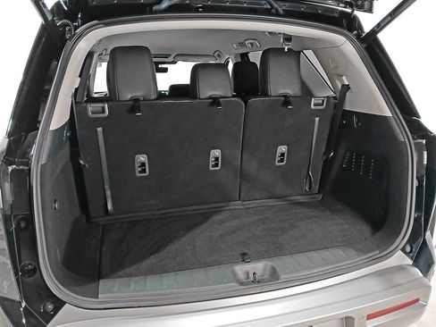 Used 2025 Nissan Pathfinder SL AWD/4WD image 8