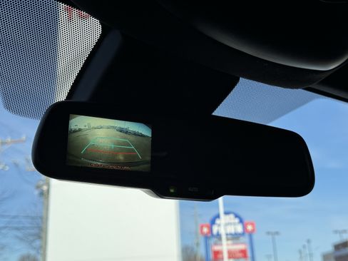 Used 2018 Toyota C-HR XLE image 12