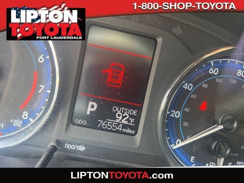 Used 2017 Toyota Corolla LE FWD image 1