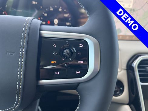 New 2025 Nissan Armada Platinum Reserve image 12