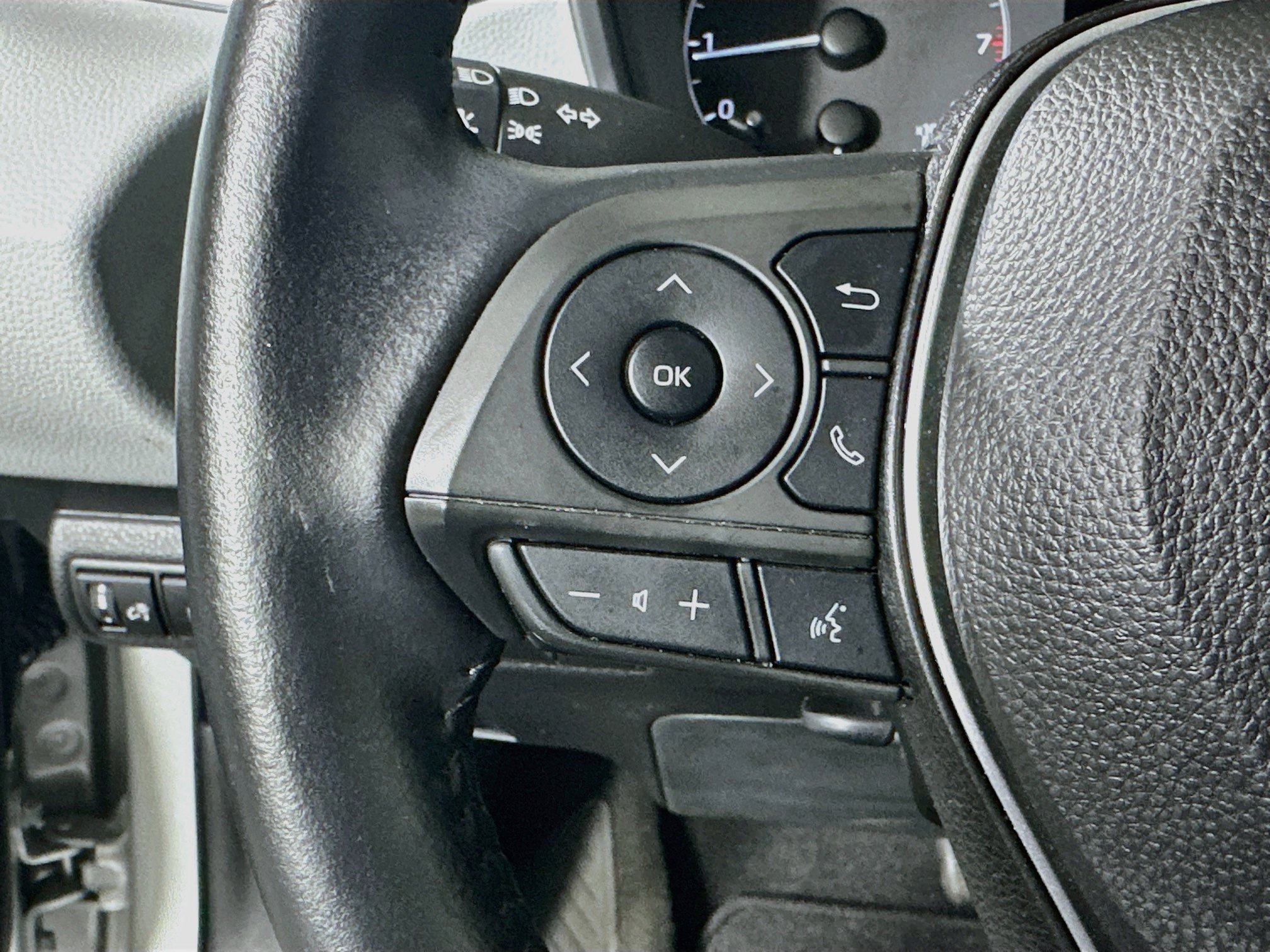 Used 2024 Toyota Corolla SE FWD image 16