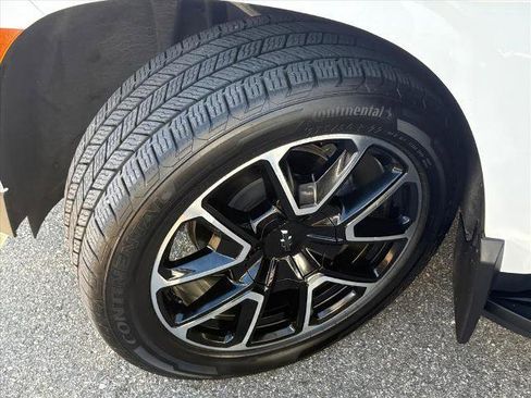 Certified 2021 Chevrolet Suburban RST image 24