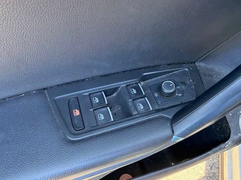 Used 2018 Volkswagen Tiguan SE w/ 3rd Row Seat Package AWD/4WD image 8