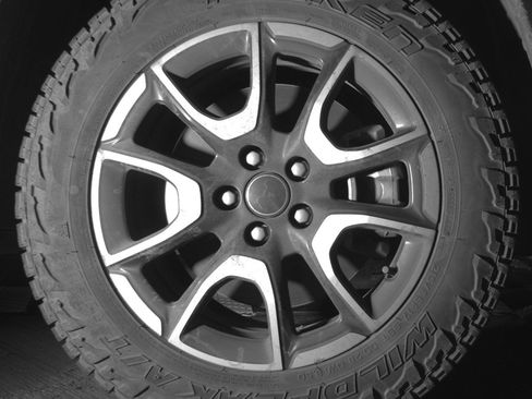 Used 2025 Jeep Compass Trailhawk image 13