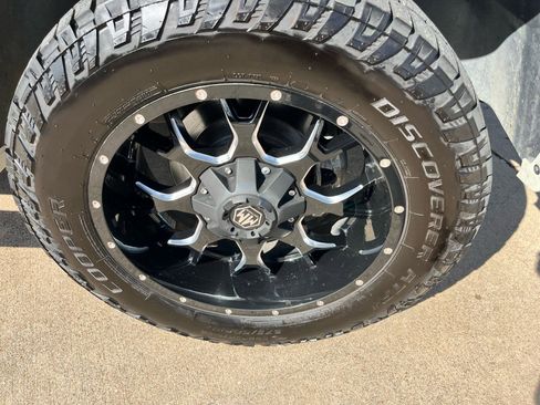 Used 2018 RAM 1500 Laramie w/ Convenience Group image 9