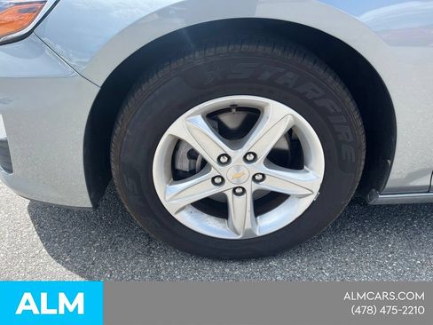 Used 2024 Chevrolet Malibu LT FWD image 3