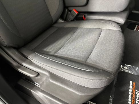 Used 2025 Chevrolet Silverado 1500 LT AWD/4WD image 30
