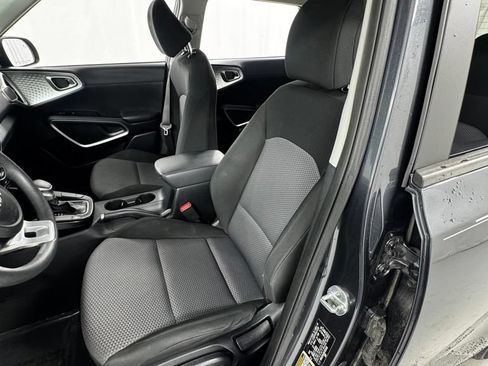 Used 2022 Kia Soul LX w/ Technology Package FWD image 11
