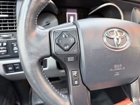 Used 2018 Toyota Sequoia Platinum image 20