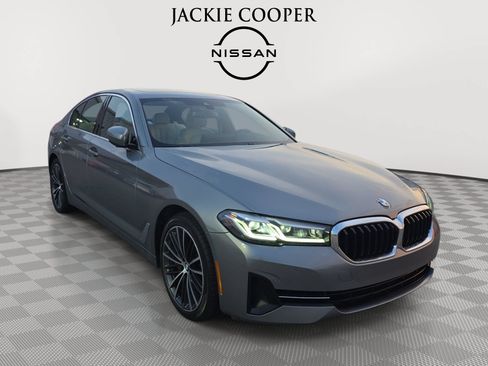 Used 2023 BMW 540i w/ Premium Package RWD image 3