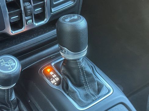 Used 2024 Jeep Wrangler Unlimited Sahara AWD/4WD image 24