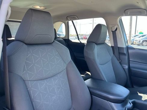 Used 2025 Toyota RAV4 XLE FWD image 28