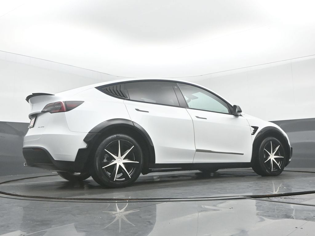 Used 2023 Tesla Model Y Long Range AWD/4WD image 12