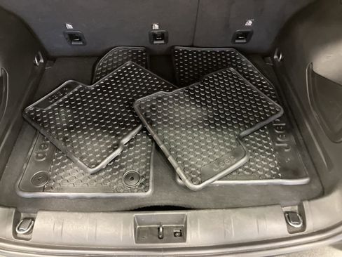 Used 2023 Jeep Renegade Latitude image 28