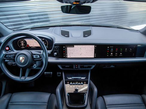 Certified 2024 Porsche Cayenne S AWD/4WD image 12