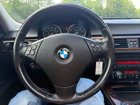 Used 2011 BMW 328i xDrive Sedan AWD/4WD image 12