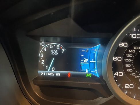 Used 2015 Ford Explorer XLT w/ Equipment Group 202A image 12