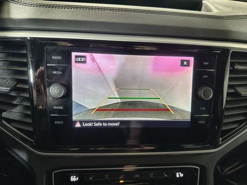 Used 2022 Volkswagen Atlas SEL Premium image 19