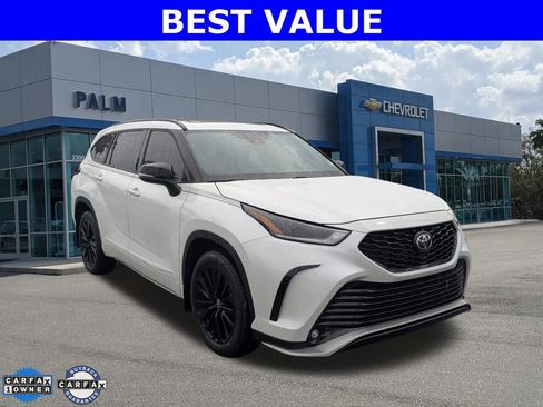 Used 2023 Toyota Highlander XSE FWD image 1