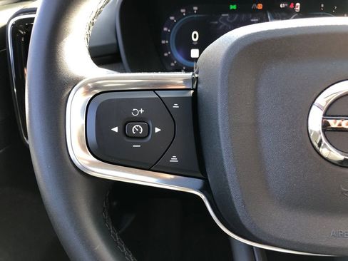 Used 2023 Volvo XC40 B5 Plus w/ Protection Package Premier image 22