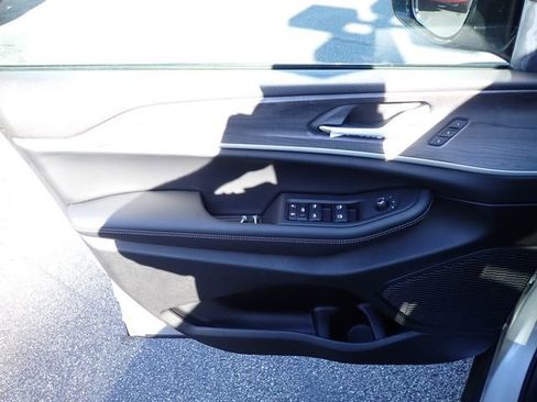 New 2025 Jeep Grand Cherokee Limited w/ MOPAR Finishing Package image 15