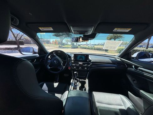 Used 2018 Honda Accord Sport image 15