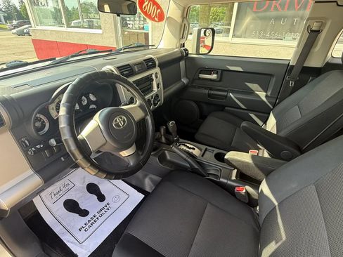 Used 2008 Toyota FJ Cruiser 4WD image 9
