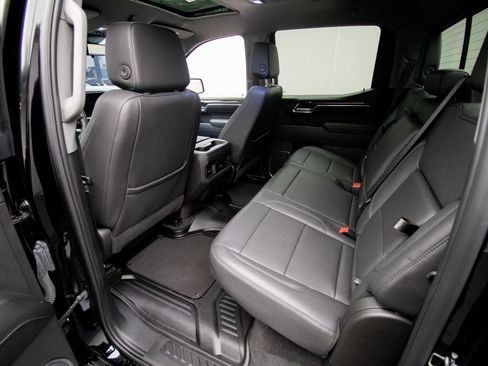 Used 2025 Chevrolet Silverado 1500 LT Trail Boss w/ Convenience Package II AWD/4WD image 22