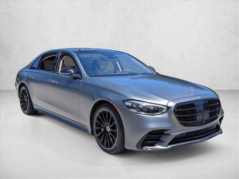 Used 2022 Mercedes-Benz S 500 4MATIC image 3