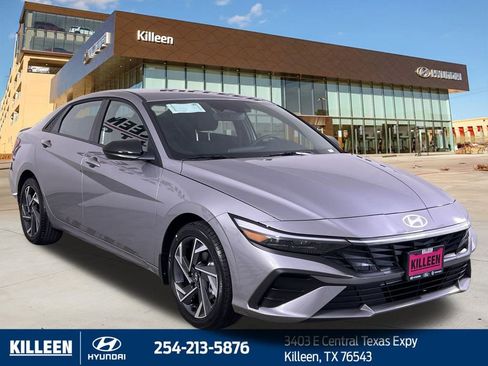 Used 2025 Hyundai Elantra Sport image 11