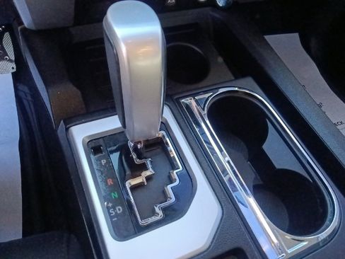 Used 2016 Toyota Tundra SR5 image 24