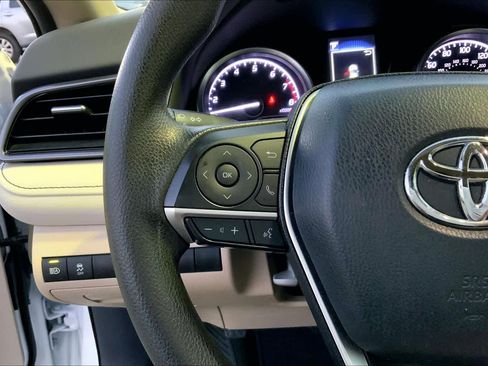 Used 2021 Toyota Camry LE image 23