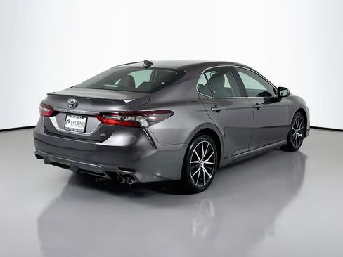 Used 2023 Toyota Camry SE w/ Convenience Package FWD image 5