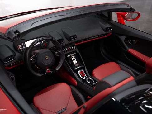 Used 2023 Lamborghini Huracan EVO image 29