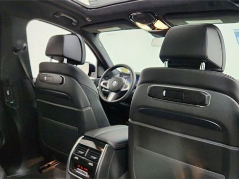 Used 2024 BMW X7 xDrive40i w/ M Sport Package image 26