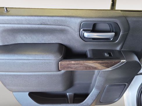 Used 2021 GMC Sierra 2500 SLE w/ SLE Value Package; image 18