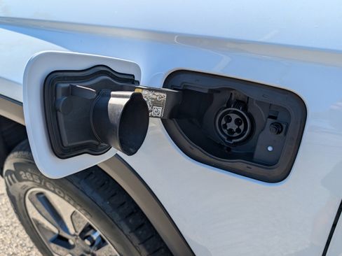 Used 2022 Jeep Grand Cherokee Limited 4xe image 25