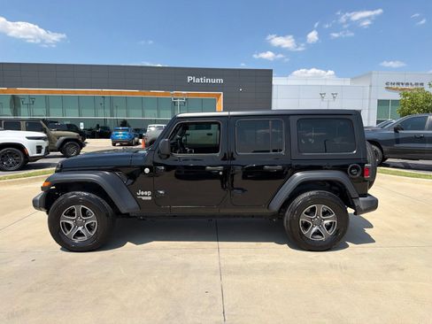 Used 2020 Jeep Wrangler Unlimited Sport S AWD/4WD image 2
