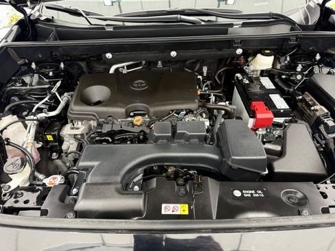 Used 2025 Toyota RAV4 XLE FWD image 8