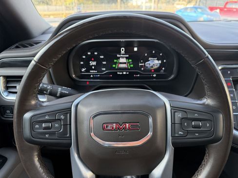 Used 2023 GMC Yukon XL SLT image 18