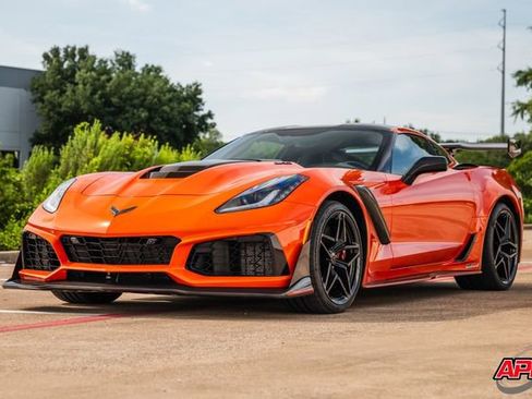 Used 2019 Chevrolet Corvette ZR1 RWD image 7