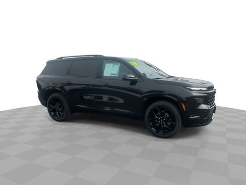 Used 2024 Chevrolet Traverse RS image 9